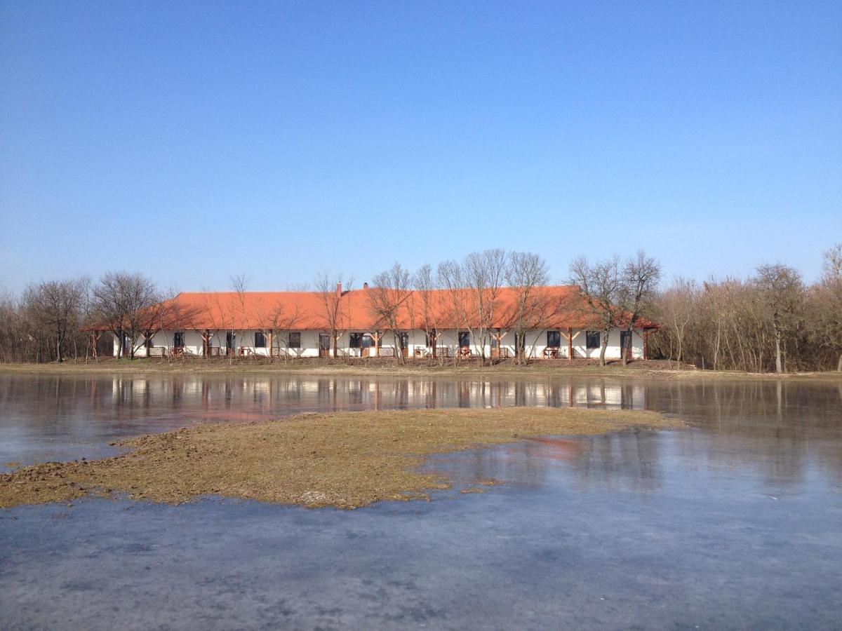 Bibic Nature Lodge Balmazujvaros Exterior foto